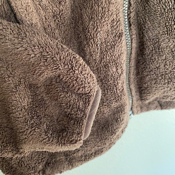 Chocolate & fuzzy size medium North Face jacket - Picture 8 of 12